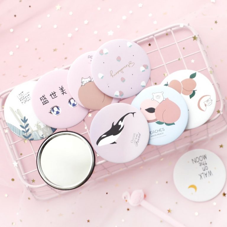 Screenshot of 9 anti-fall mirrors with cute pictures